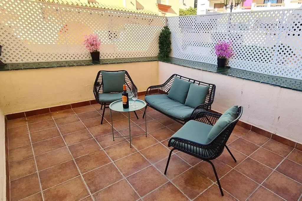 Estepona Port Beachside Apartment - Marina Bay
