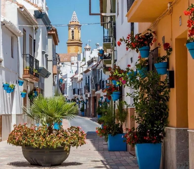Estepona Port Beachside Apartment - Marina Bay