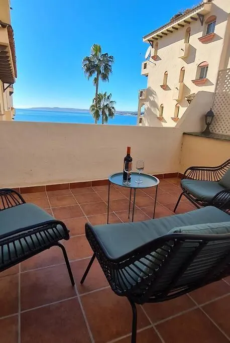 Estepona Port Beachside Apartment - Marina Bay